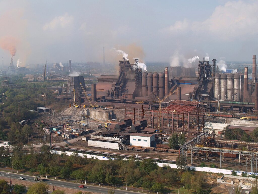 Металлургический завод в Мариуполе.  фото: картинки  яндекса.
