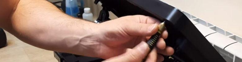 Снимаем стекло сканера