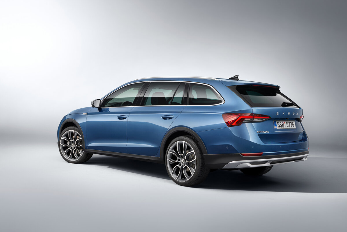 Skoda Octavia 2014 вид сбоку