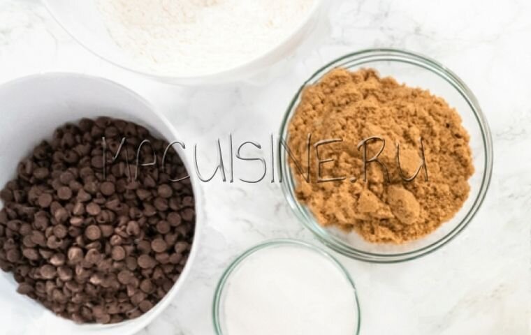 Веганское печенье с шоколадной крошкой 