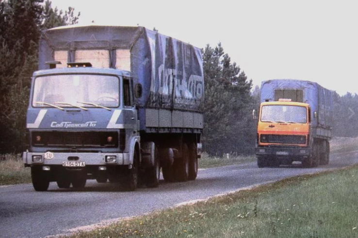 проезжающие фуры 