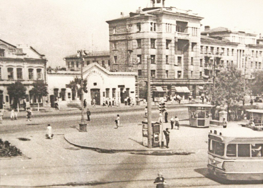 Старый орел. Город орёл до войны. Город Орел 1930 года. Город Орел 1950 сквер Маяковского. Город Орел в 1940 году.