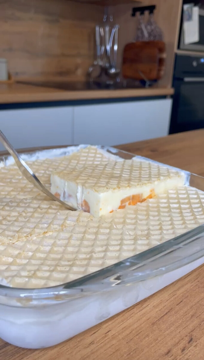 Мороженое с вафельными коржами