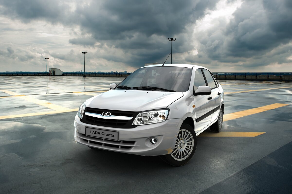    АвтоВАЗ назвал цену новой Lada Granta — она стала самым бюджетным автомобилем