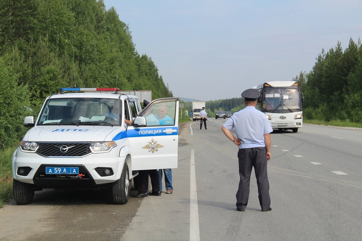 Автоюрист пояснил, имеет ли право инспектор ДПС остановить автомобиль на  мосту. | Автоюрист. Всё о ДПС. | Дзен