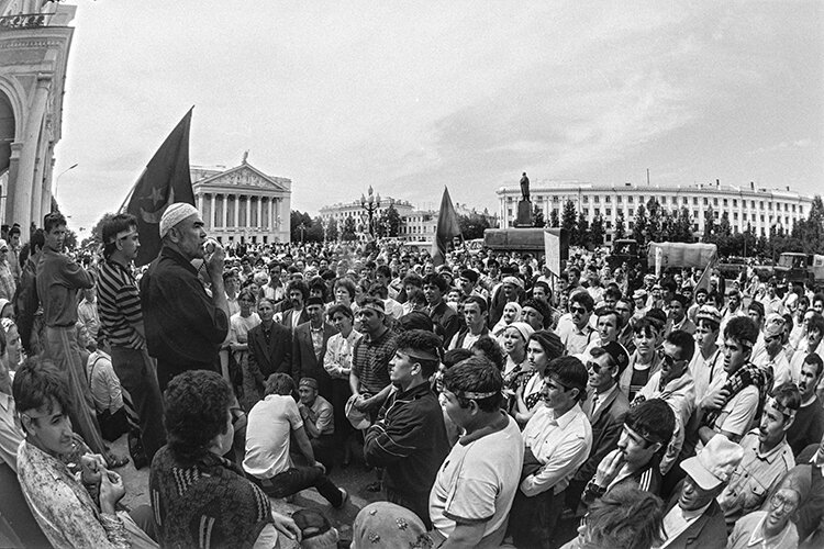 Уже в нулевые годы наблюдатели шутили, обращая внимание на споры внутри всетатарского общественного центра* (ВТОЦ* или по старинке ТОЦ*), что начальников там больше, чем рядовых участников. Фото: Владимир Зотов