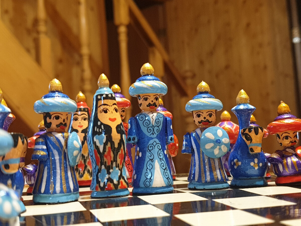 Очень забавные фигурки коня.