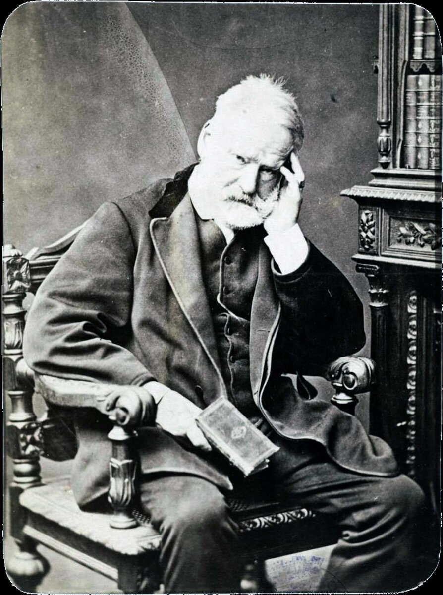 Виктор Гюго, автор "Отверженных" и "Горбуна из Нотр-Дама"