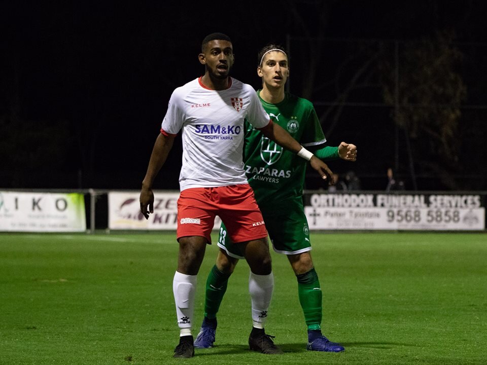 Оливер Уайт (спереди). Источник: https://www.oursportscentral.com/services/releases/forward-oliver-white-signs-with-memphis-901-fc/n-5466670