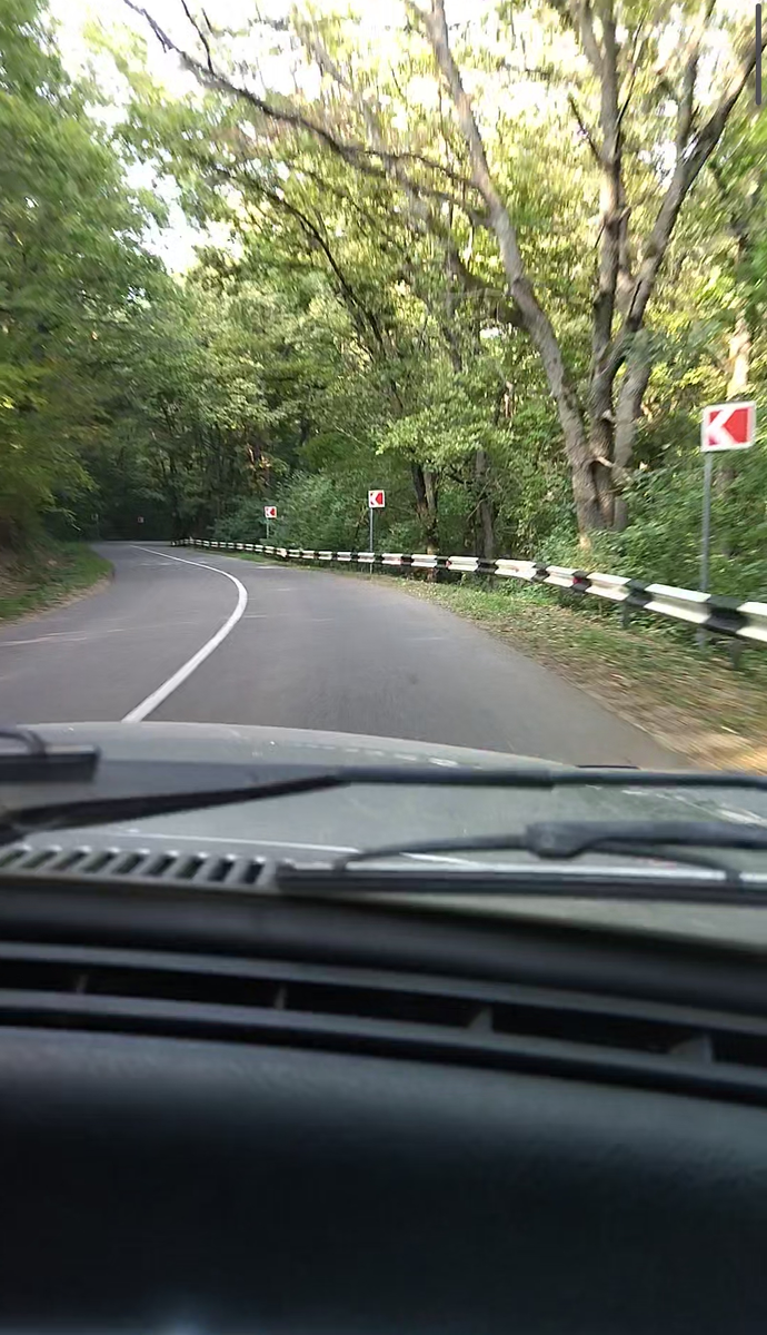 живописная дорога в горах