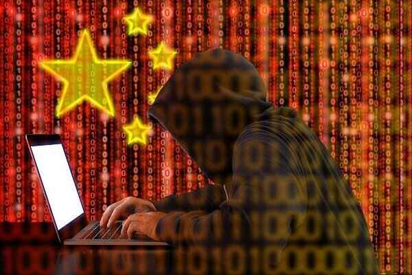 Проникновение в сеть осуществляется при помощи фишинговых писем, к которым прикладываются документы в формате Microsoft Word с вредоносным кодом.