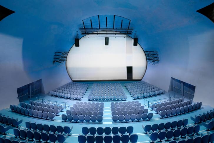 Вид изнутри игрового дома "Сферический глобус".. Фото: Boo-Him Lo/Shephotoerd Co. Photography 