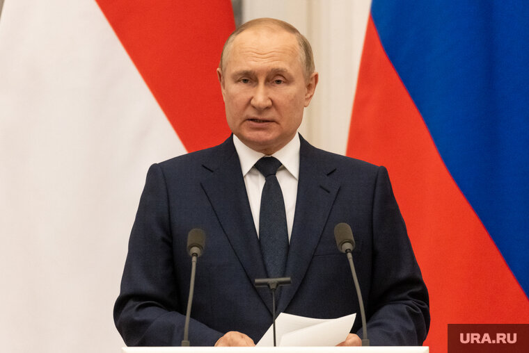    Сотрудничество между Россией и Индией должно шокировать страны Запада, пишет Енджей Белецкий