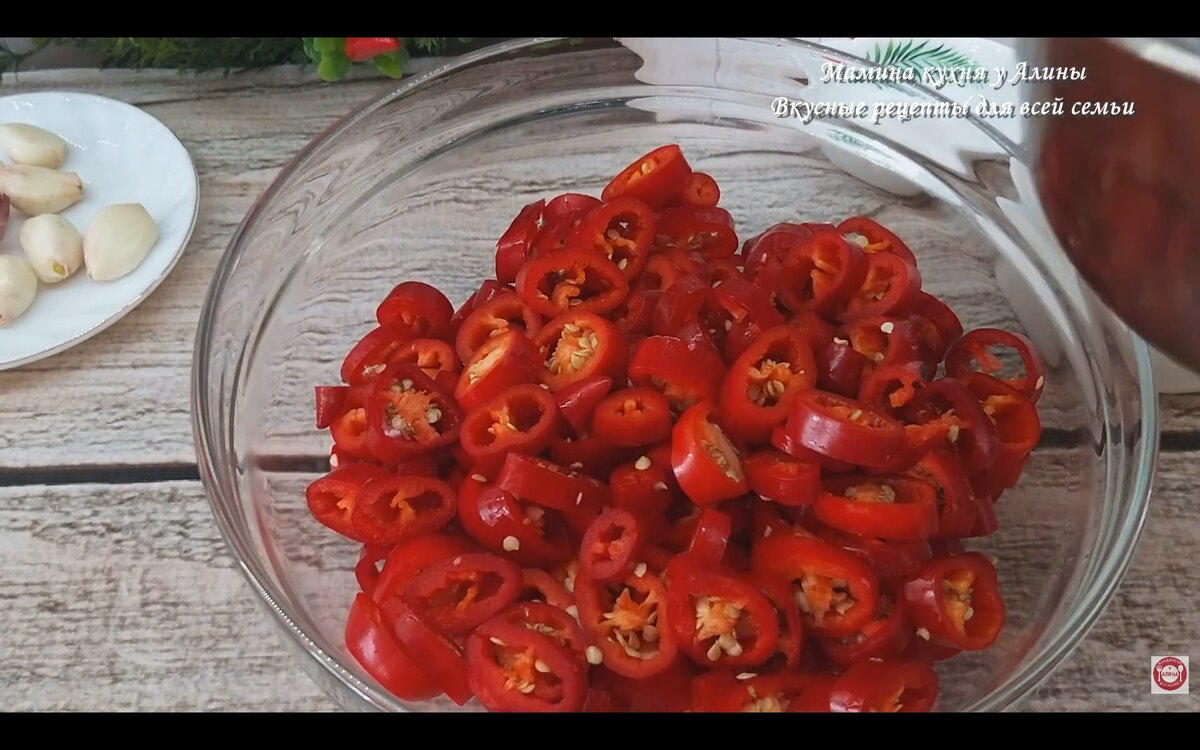 ОСТРЫЙ ПЕРЕЦ НА ЗИМУ съедается без остатка! Вкуснейшая закуска из перца.  Лучшая замена ХАЛАПЕНЬО | Мамина Кухня у Алины | Дзен