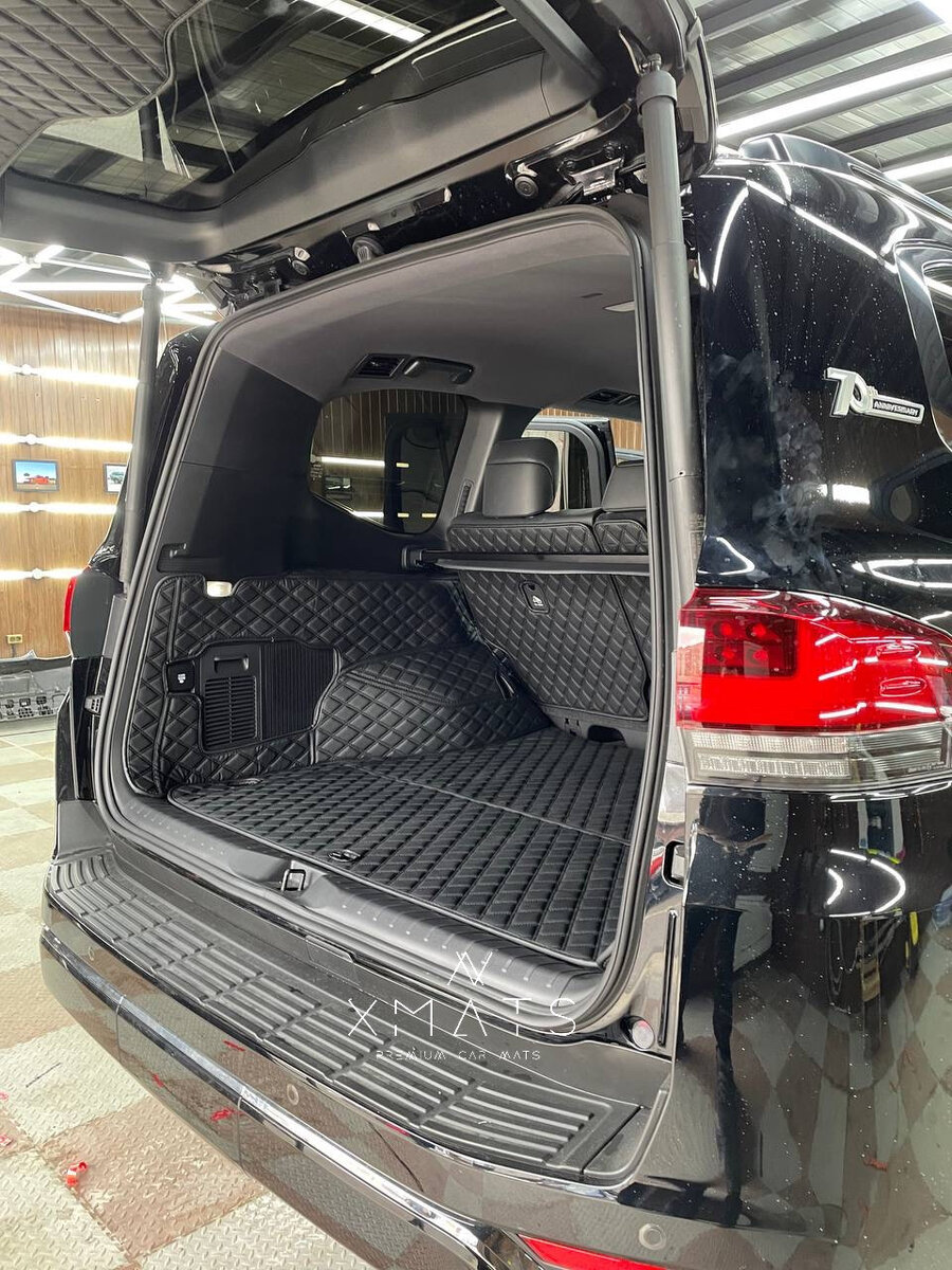 3D коврики из экокожи на Toyota Land Cruiser 300