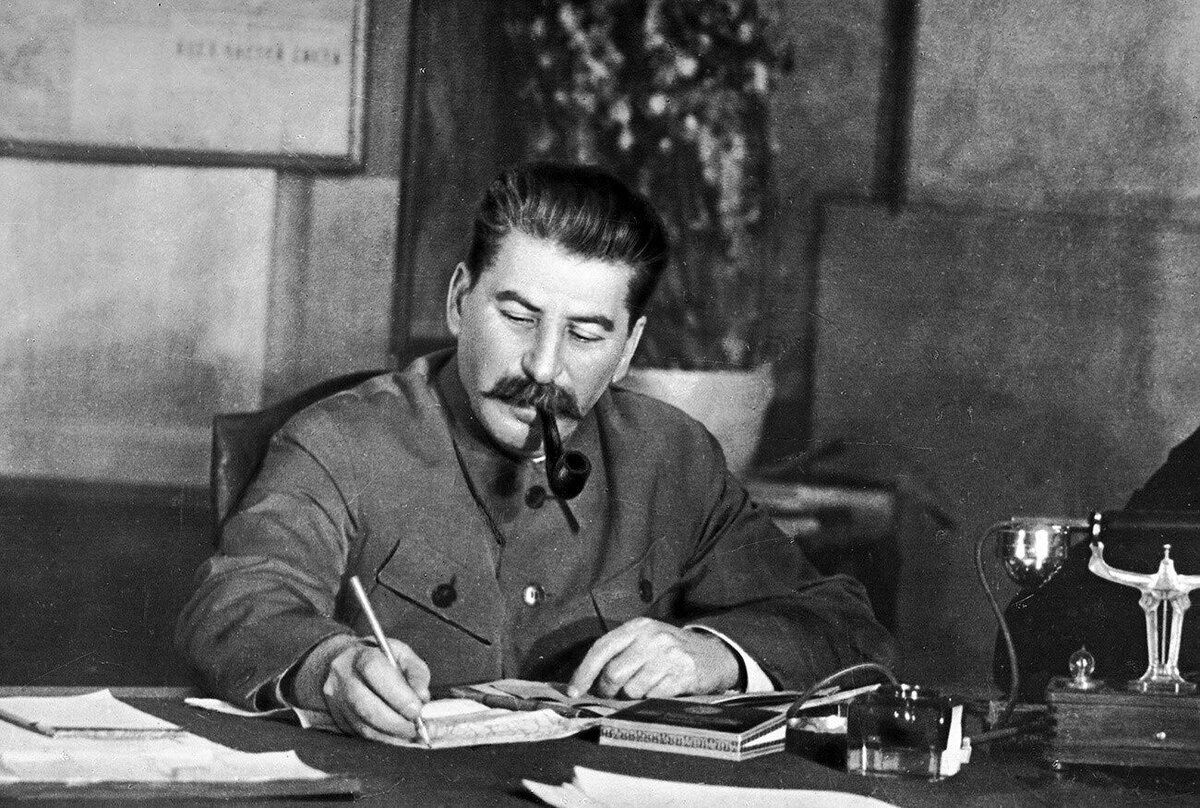 Верховный главнокомандующий И. В. Сталин 