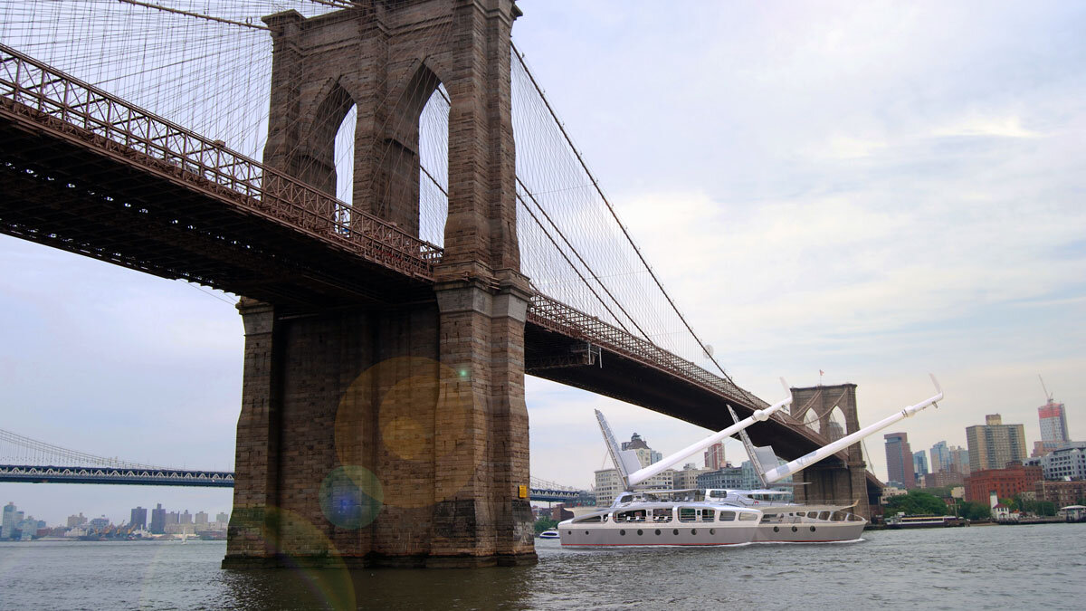    Новая 178-футовая яхта Epiphany является последней моделью в серии «складных» яхт