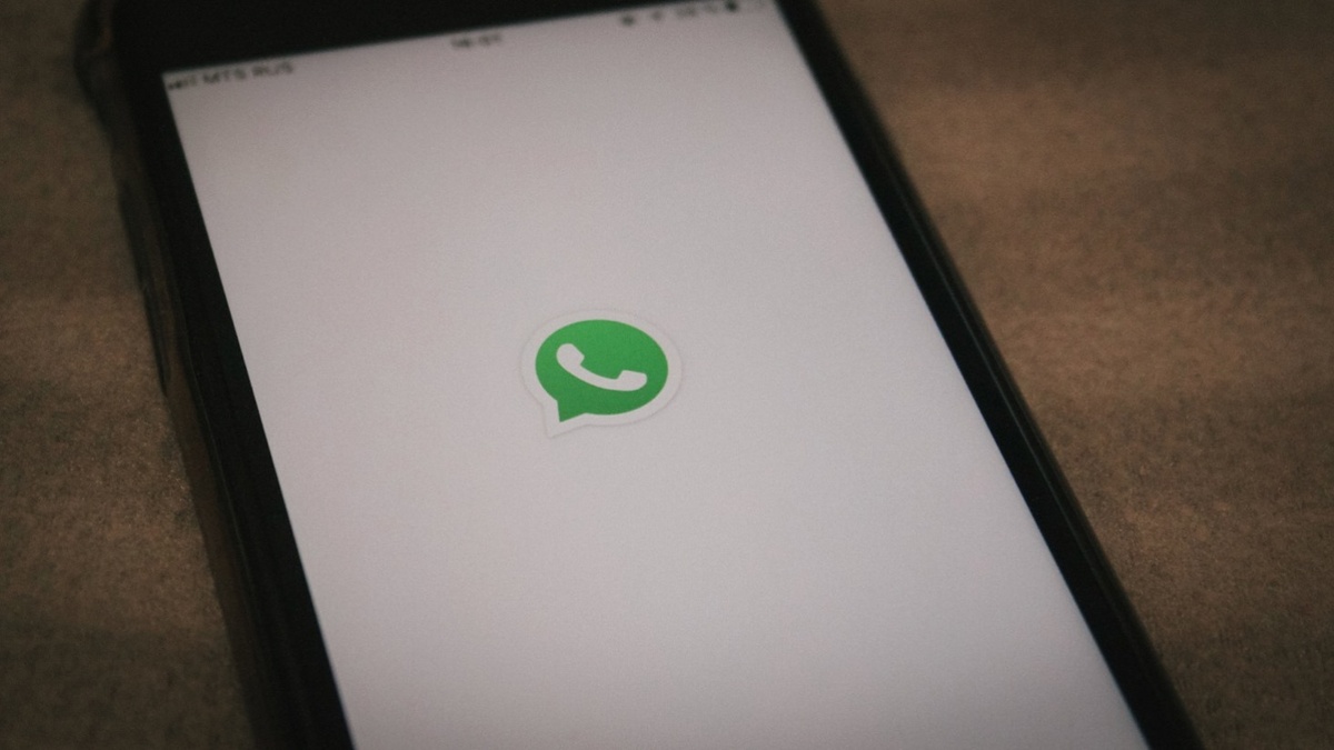     Российские пользователи WhatsApp испытывают проблемы в работе мессенджера. Об этом они указали на сайте сервиса Brand Analytics.