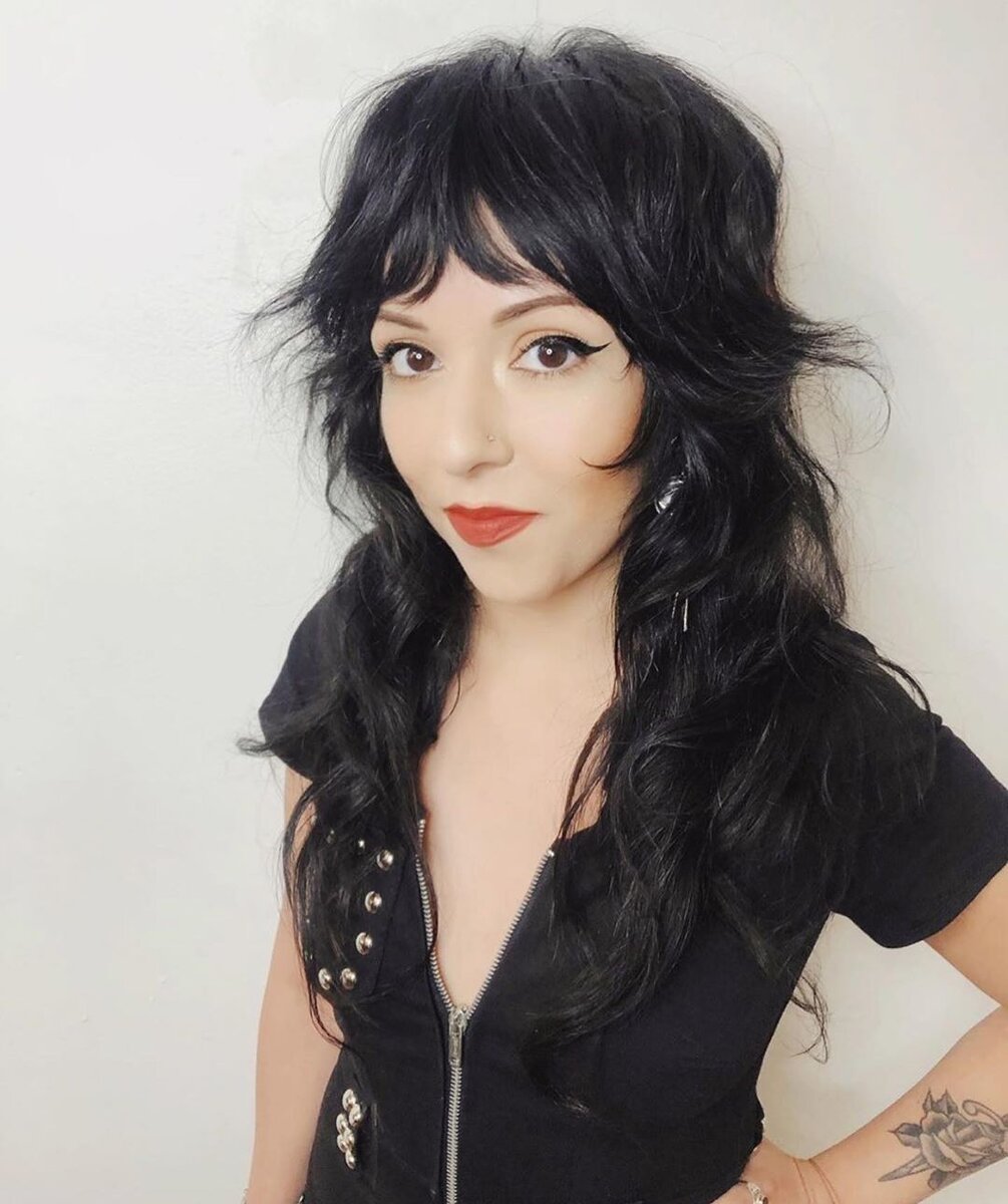https://www.instagram.com/hollygirldoeshair/