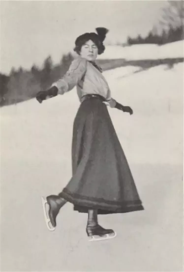 Атласная юбка по щиколотку, шляпа,кожаные перчатки -те вещи,с которыми Мейдж Сайерс пришла в"мужской спорт"