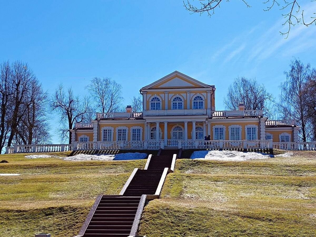 Константиновский дворец в наше время