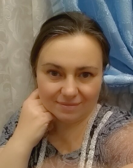 Привет друзья!!!

Давайте знакомиться.



Меня зовут Алена Панчук.

Я мастер по вязанию. Вяжут уже очень давно. Но в Дзен пришла только сейчас. Хотя пять лет делилась своим творчеством в теперь уже закрытой сети.

Вязать меня научила моя бабушка когда мне было шесть лет, но вязать серьезно и много я стала лишь с рождением первой дочери. О... Как давно это было в далеком 1996году 😃.

А сегодня у меня уже четыре красавицы дочери!

Так вот я вязала и на заказ в конце 90х годов но профессионально стала это делать только 8 лет назад и именно через интернет всего 5лет.

А также Я стала снимать мастер классы по вязанию и проводить совместные вязания.

Те девочки, кто со мной уже давно, связали уже не одно своё изделие со мной.

Надеюсь и здесь найдутся те творческие люди с которыми мы по вяжем и будем дружить.

Я думаю те кто захотят остаться на моем Дзен те ещё очень много узнают обо мне.

Поэтому подписывайтесь.

Будем дружить. 