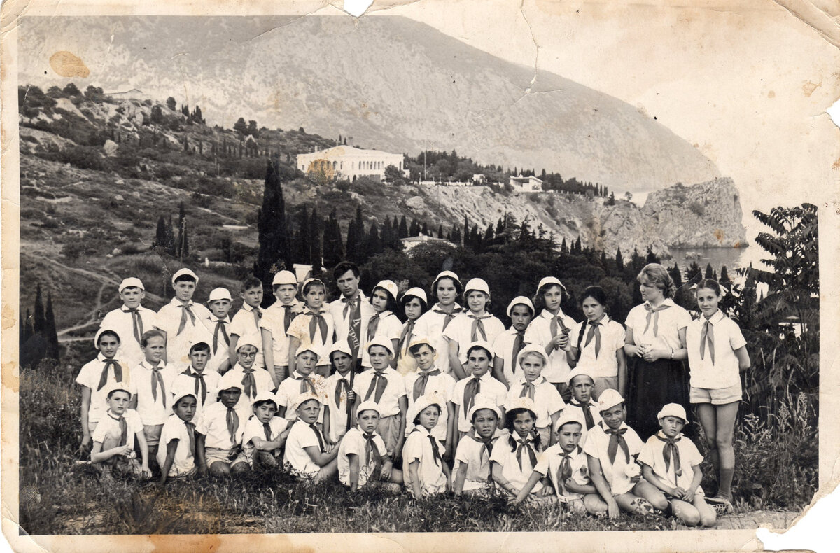 лагеря "Артек" и "Орлёнок" в разное время