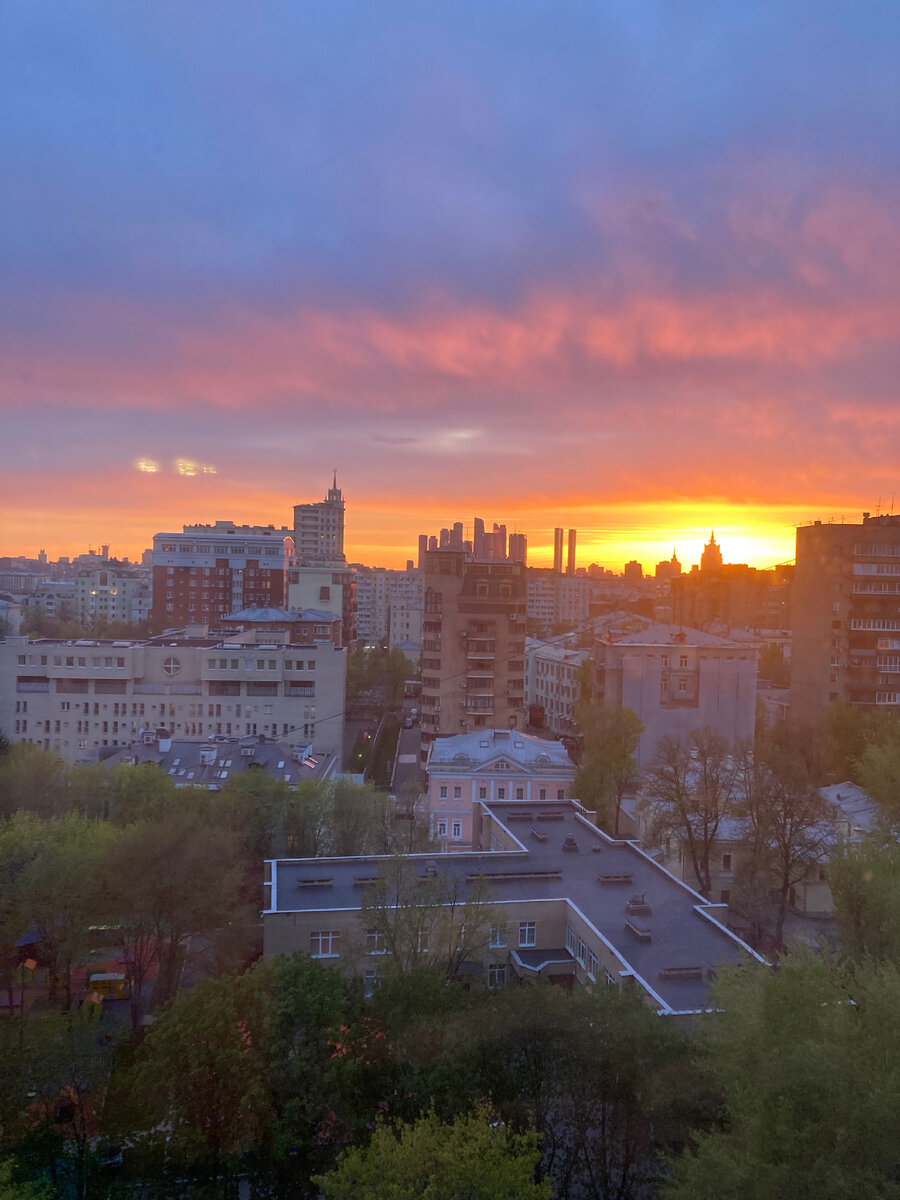 Москва. Закат в мае. Вид на Москва-Сити. Моя фотография.