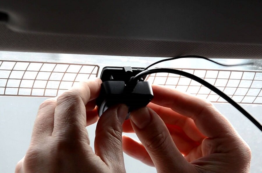 Как установить gps антенну. Как установить gps антенну. Антенна на стекло автомобиля. Антенна на стекло автомобиля. Место установки gps антенны в автомобиле.