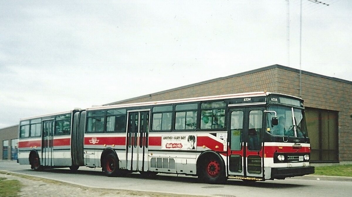 ▲ OBI-Ikarus Orion III 03.501 (Ikarus 286.22) в Торонто  /// Фото: соцсети