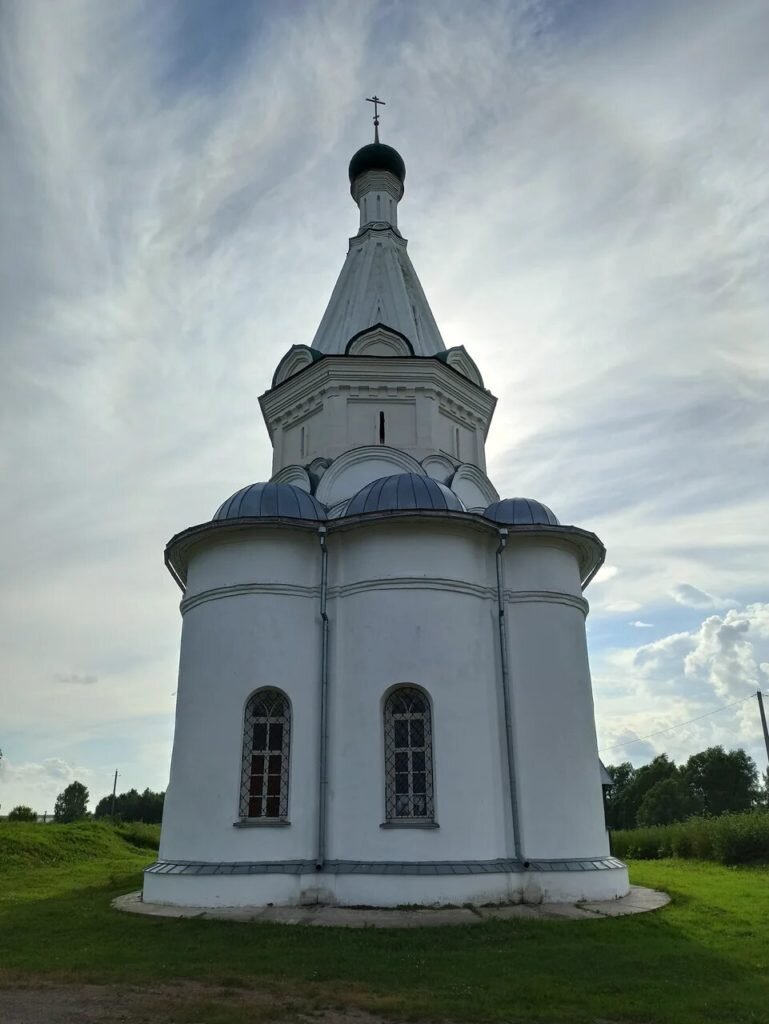 Вид храма с востока
