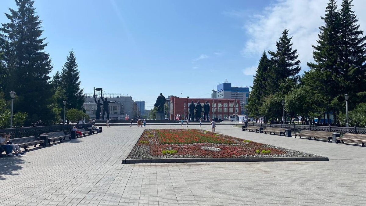 Вид на площадь Ленина со стороны Оперного театра