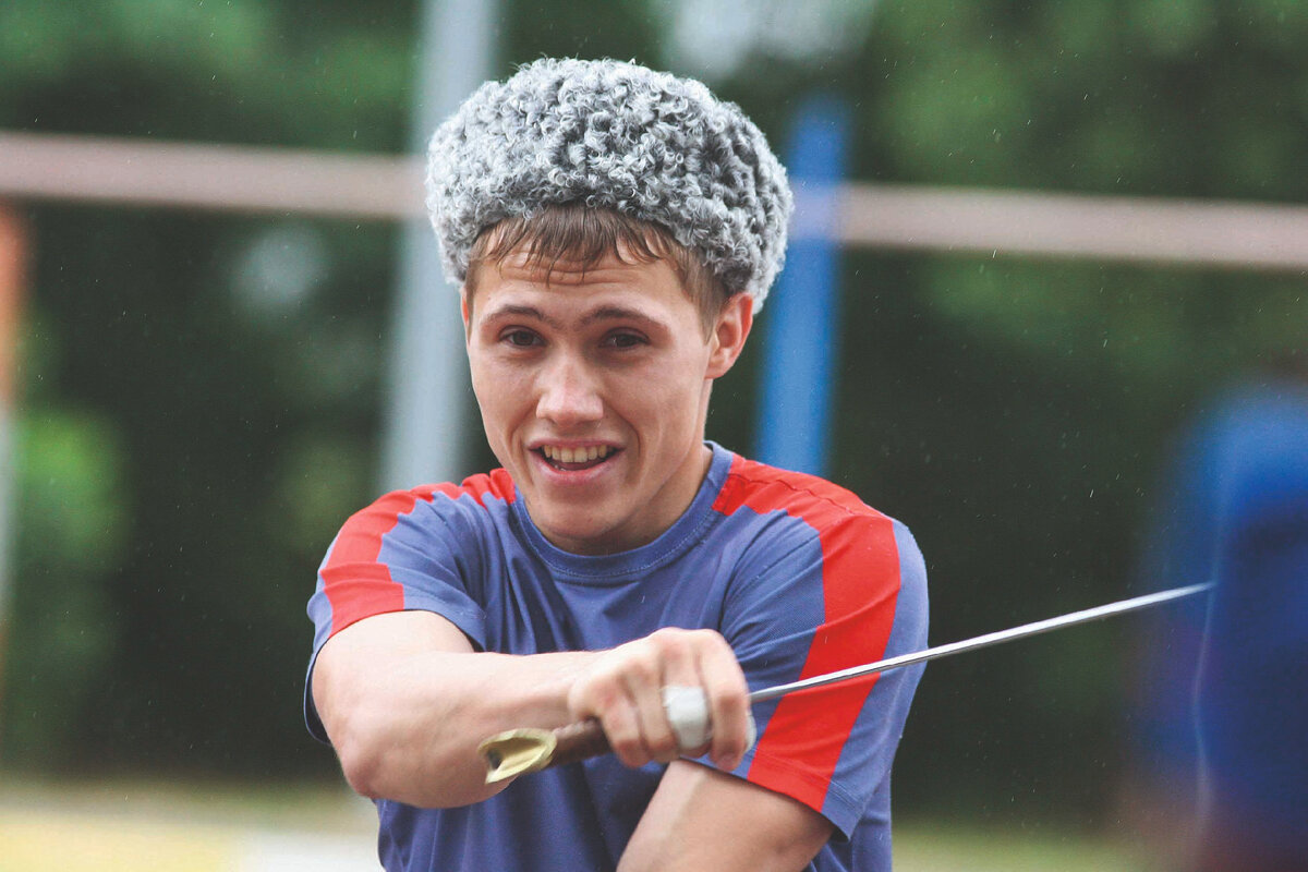 Фланкировка шашкой