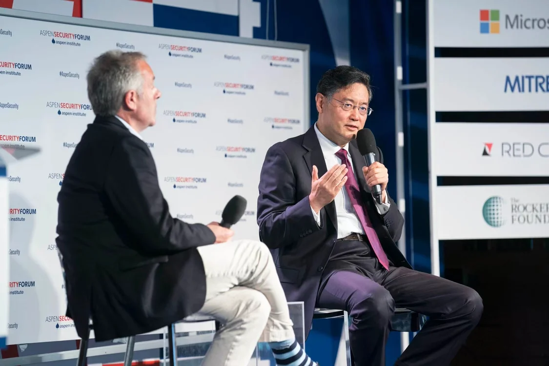 Интервью Цинь Гана в Аспене               gentie.ifeng.com