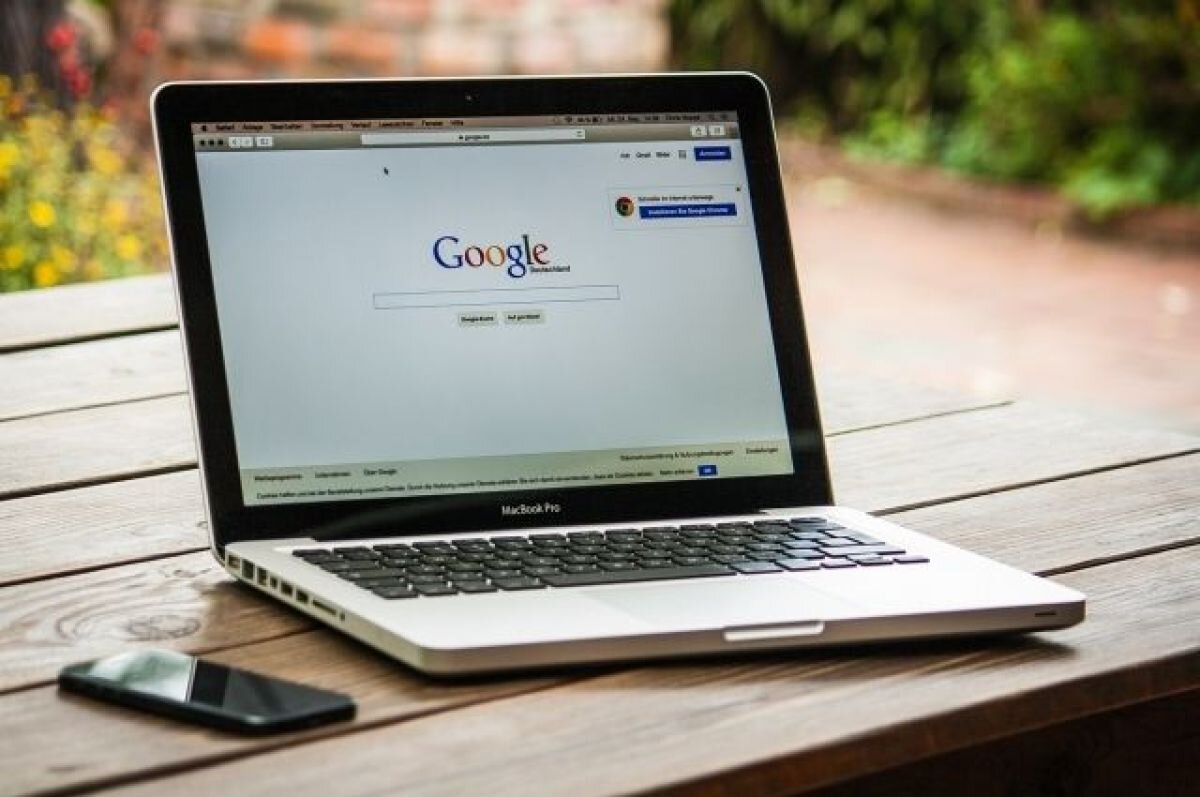    Компания Google уволила скандального инженера Блейка Лемойна