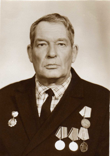 На снимке участник Великой Отечественной войны Владимир Васильевич Зенков.