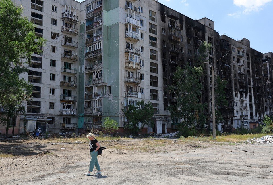     Следы боев в Северодонецке, ЛНР.  REUTERS