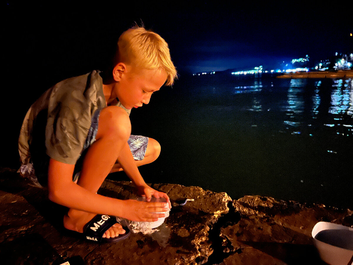 прыгнуть с пирса голым 