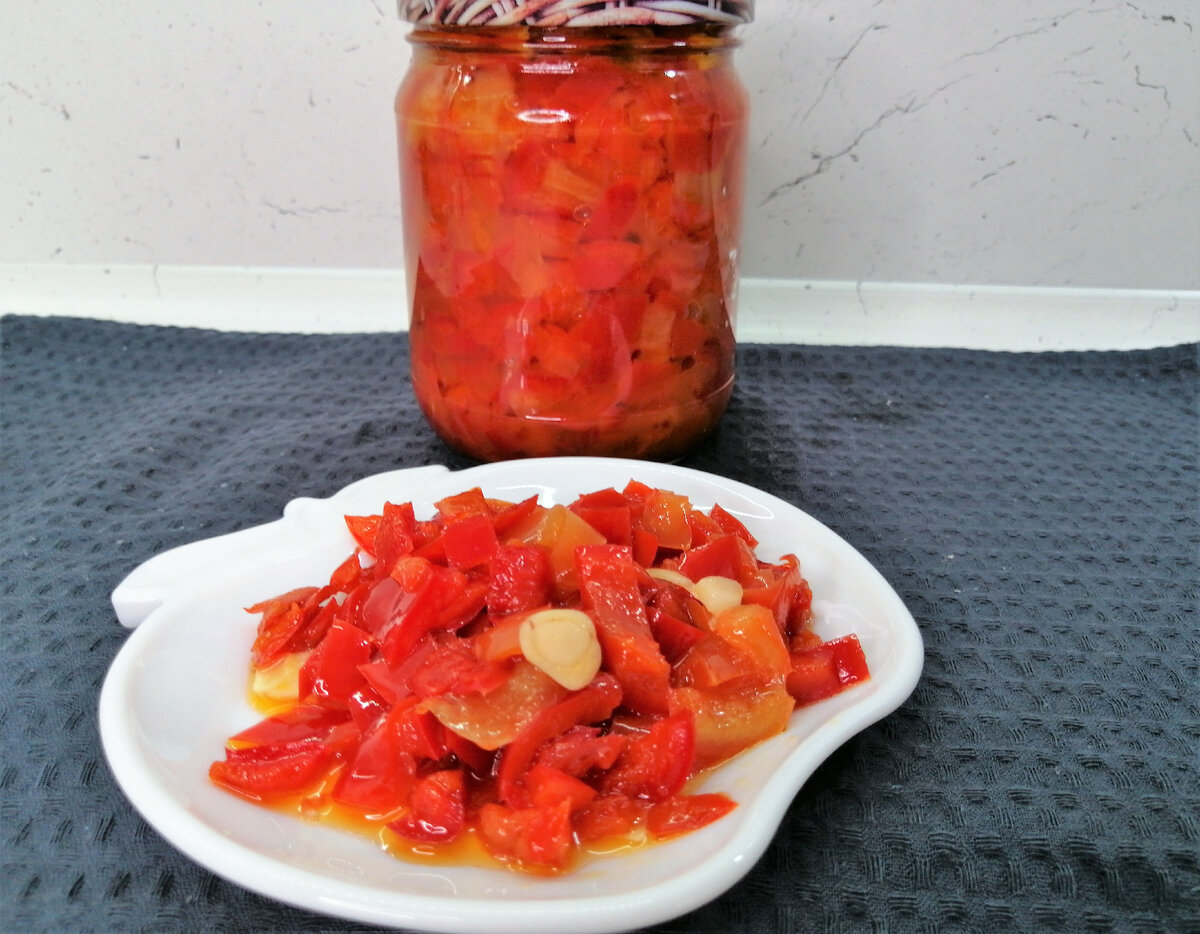 Зимой открываю баночку такого перца и подаю как закуску.
