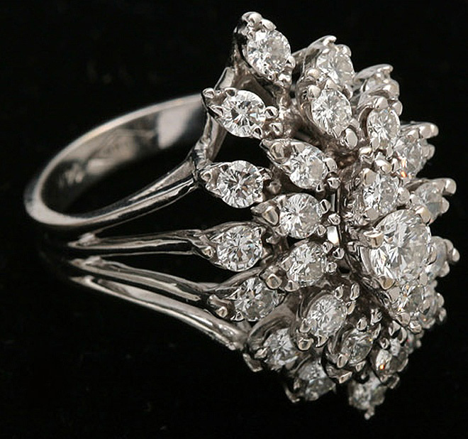 Приветствую Вас, дорогие читатели канала Aysylu JewelryArt! Предлагаю Вам, вместе полюбоваться и рассмотреть личную коллекцию ювелирных украшений прекрасной Людмилы Зыкиной.-26