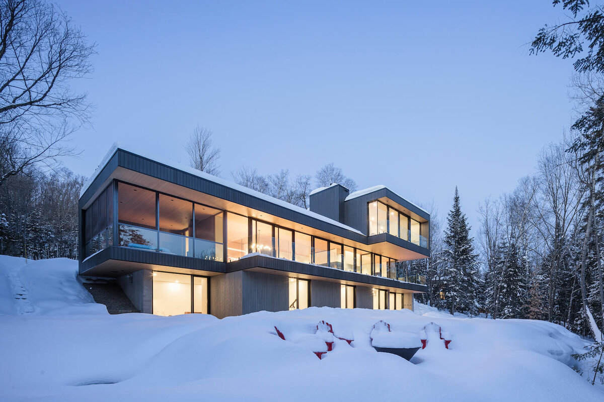Источник изображений - https://amazingarchitecture.com/storage/files/1/architecture-firms/mu-architecture/the-lantern-house/the_lantern_mu_architecture_val_morin_canada-13.jpg