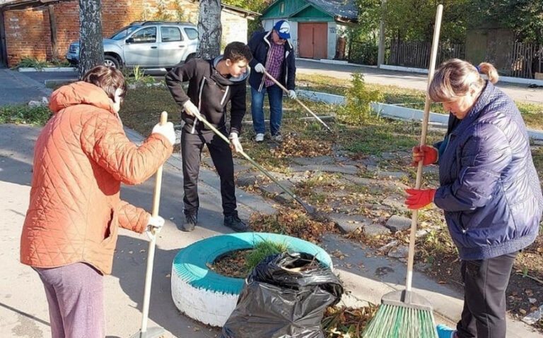    7 октября в Оренбурге стартовали районные субботники Белов Михаил Александрович