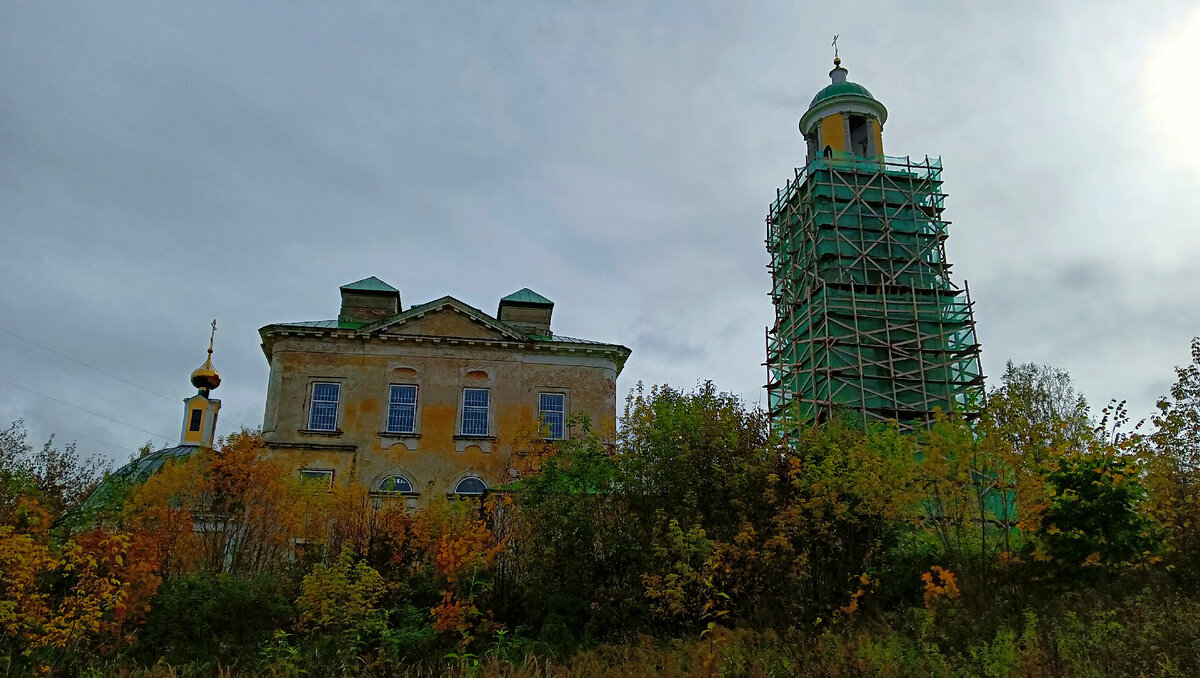Никольско-Преображенская церковь в Старице Тверская область