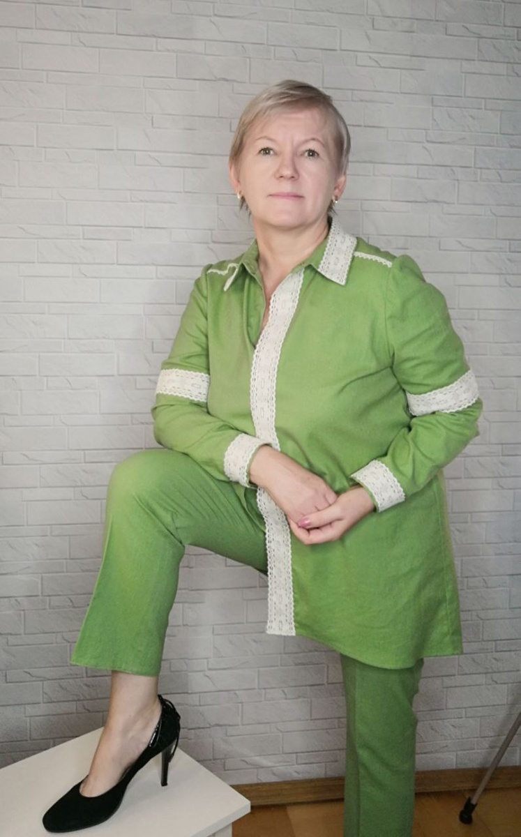 Лён, кружево, костюм. Застёжка на кнопки. Наталья Яровая-автор и исполнитель.