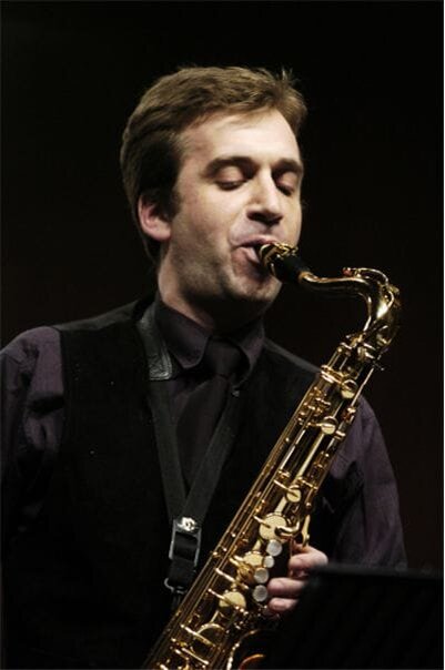 Nicolas prost deals saxophone