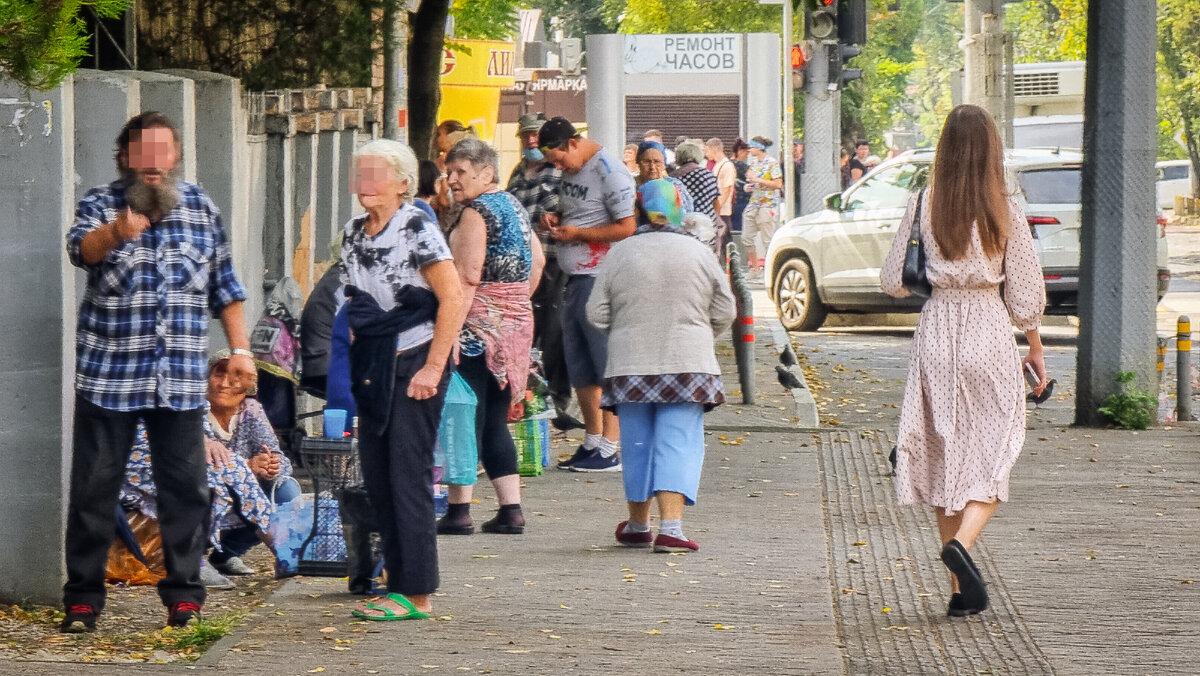 Агрессивные попрошайки возле собора в Краснодаре | Фотограф Гудвин | Дзен