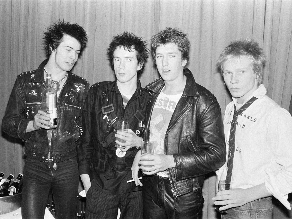 Дебютный и единственный альбом Sex Pistols | Music Legends | Дзен