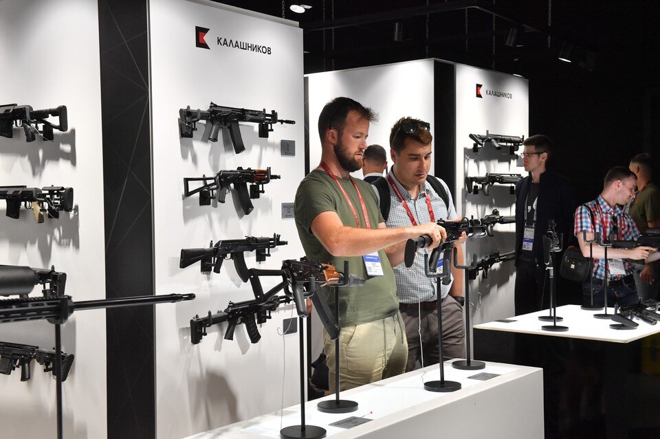     Концерн "Калашников" увеличит производство всей линейки оружия в 2023 году  GLOBAL LOOK PRESS