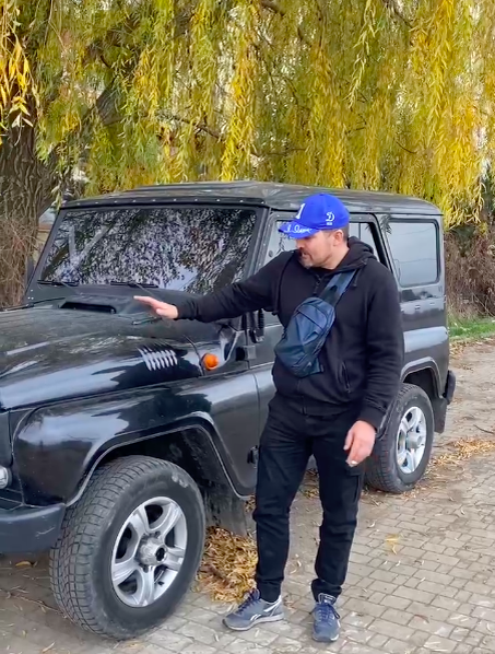 Скриншот из видео Алексея Живова