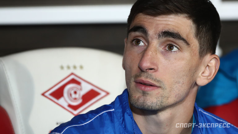    Полузащитник «Зенита» Зелимхан Бакаев.Дарья Исаева